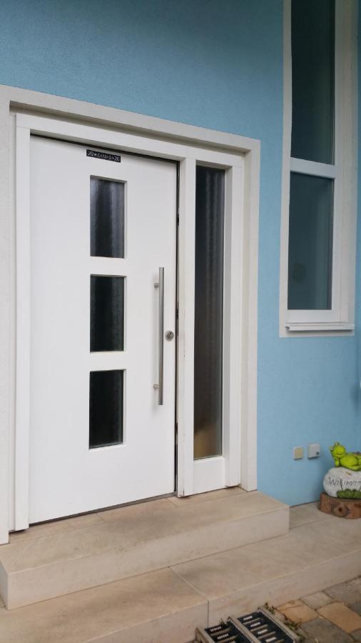 Ferienwohnung Rosenbluete นอยชตัดท์ อัน แดร์ ไวน์ชตราเซอ ภายนอก รูปภาพ