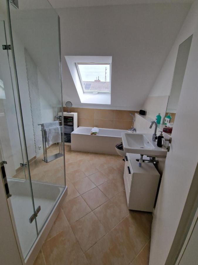 Ferienwohnung Rosenbluete นอยชตัดท์ อัน แดร์ ไวน์ชตราเซอ ภายนอก รูปภาพ